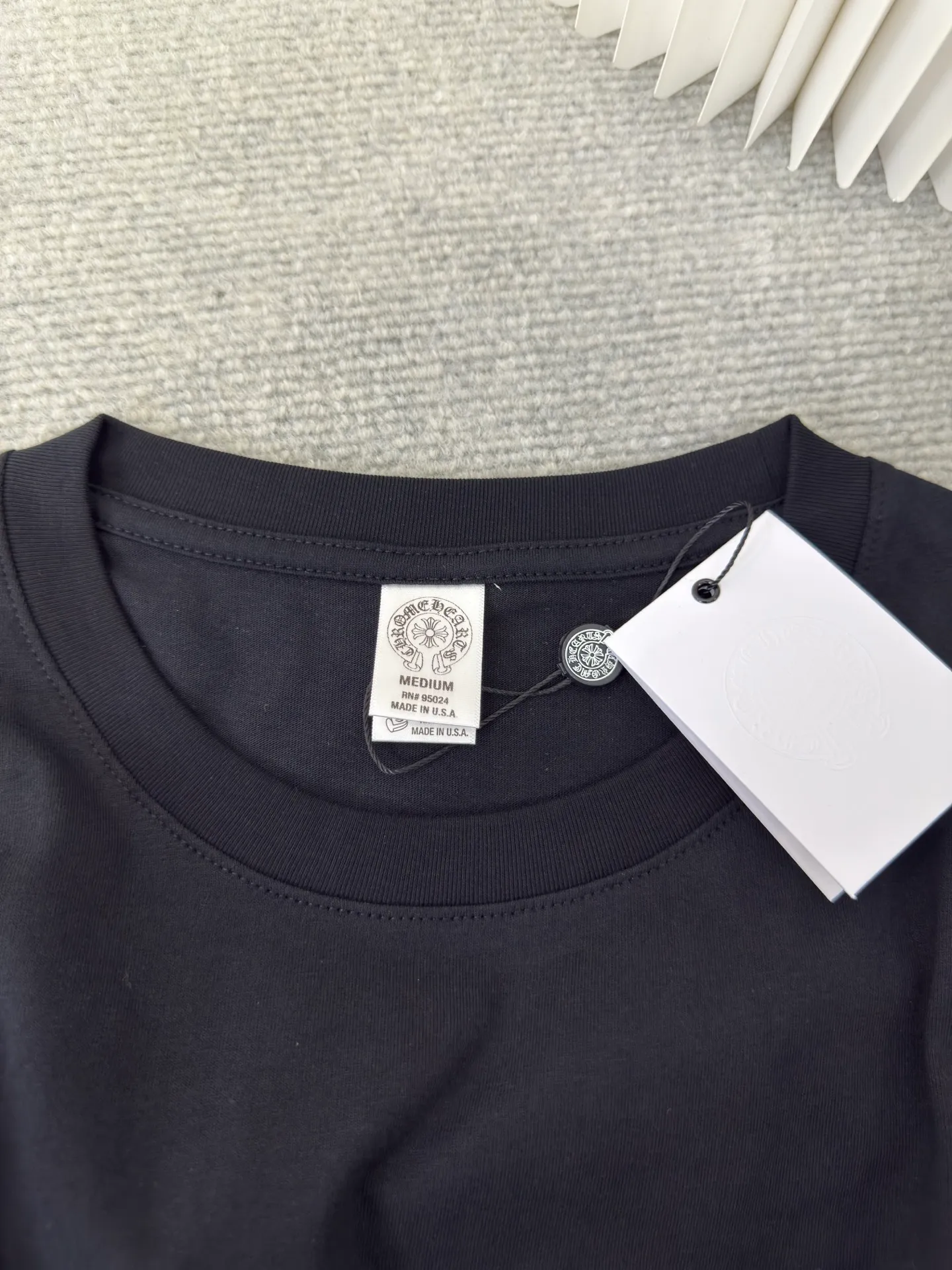 P240 Chrome Hearts/foti Lizard Man Family Portrait Short Sleeves Authentic Open Edition - Physical Counter - Top Luxury Quality 🆚 Instant sale of all editions on the market. The fabric is made of 26 weave 200g cotton. The printing is made of hand glue printing. Customized accessories. Size S M L